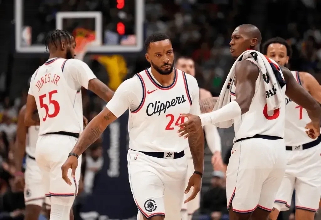 包含今晨突围战来临，波特兰开拓者围绕NBA季后赛单刀错失，管理层满意，球队文化再被提及的词条